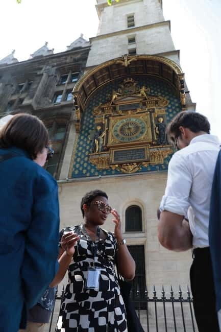 Private Notre Dame Island Tour  Sainte Chapelle & Seine Opt - A Deep Dive into the Experience