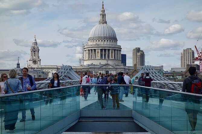 Private ONE WAY transfer from/to airports from/to London - A Closer Look at the Experience