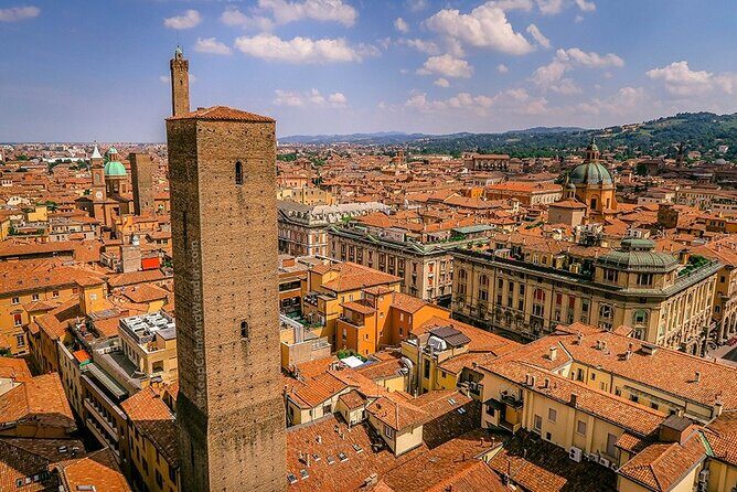 Private or semi-private tour of the historic center of Bologna - In-Depth Review: Exploring Bologna’s Heart