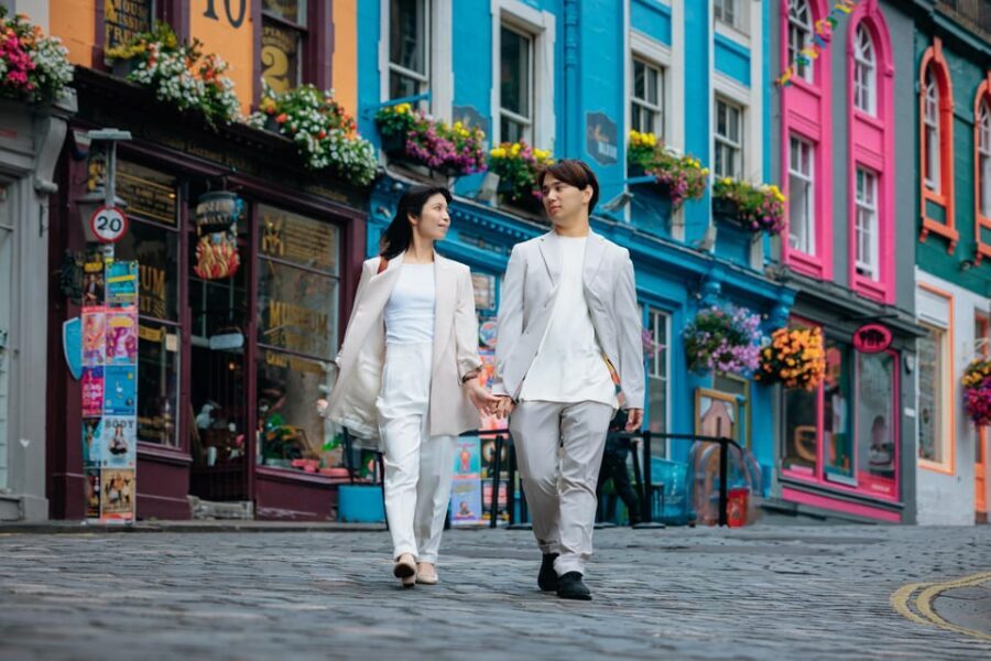 Private Photoshoot with Views of Famous Edinburgh Castle - In-Depth Look at the Itinerary