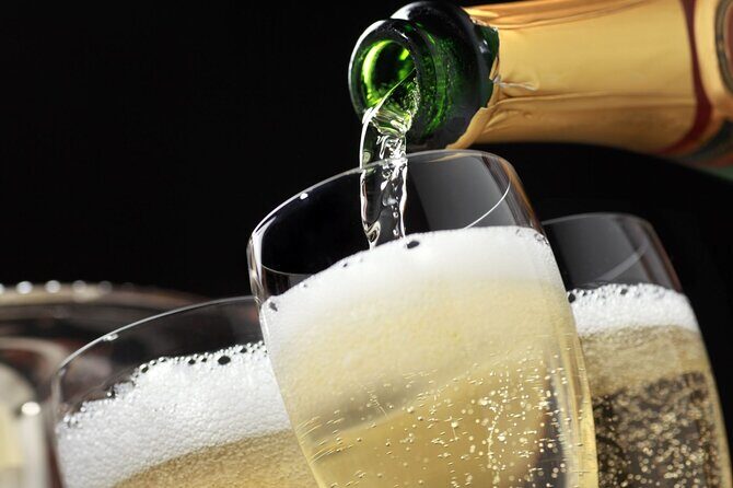 Private Roundtrip Transfer: To Las Vegas by Luxury Limo