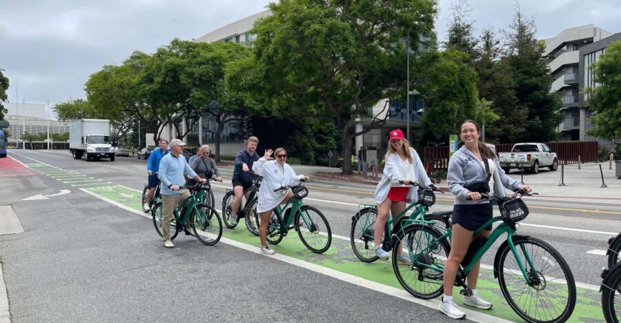 Private Santa Monica and Venice Beach Bike Tour - Santa Monica Pier and Beach Path