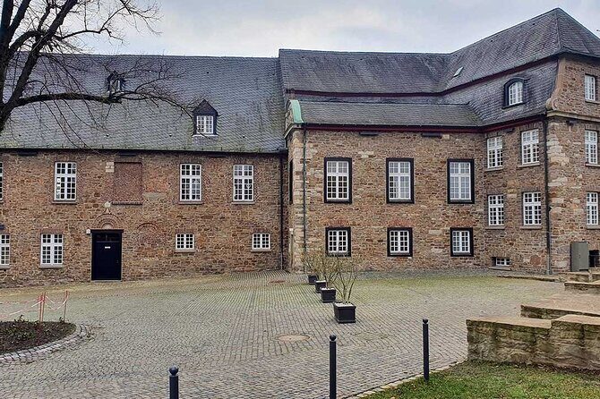 Private scavenger hunt around Broich Castle in Mülheim an der Ruhr - Why This Tour Offers Real Value