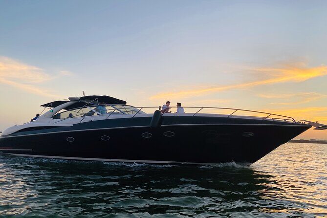 Private SUNSEEKER 60 Yacht Experience for up to 20 Guests - Why Consider the Private Sunseeker Yacht Experience?