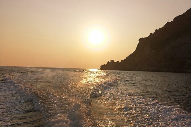 Private sunset boat tour on the Amalfi Coast and aperitif - Exploring the Details of the Amalfi Sunset Experience