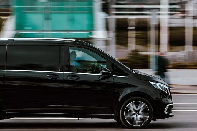 Private taxi in Bologna - Why Choose a Private Taxi Over Other Transport Options?