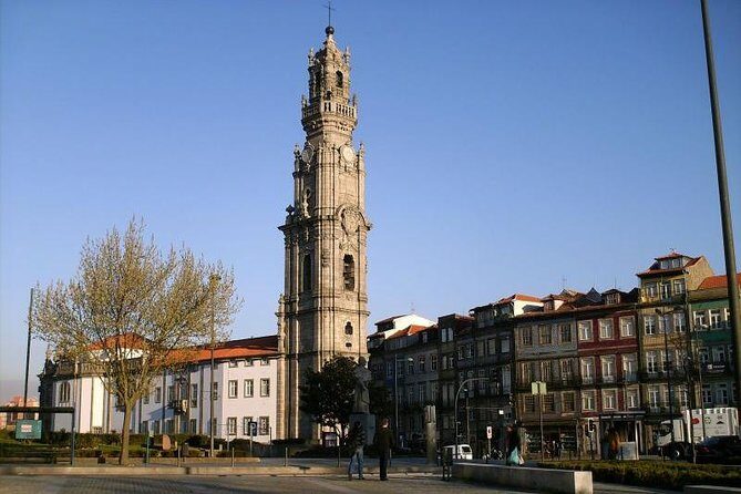 Private tour 2 days from 1 to 8 people to Porto - Aveiro- Nazaré- Óbidos - Transportation and Logistics