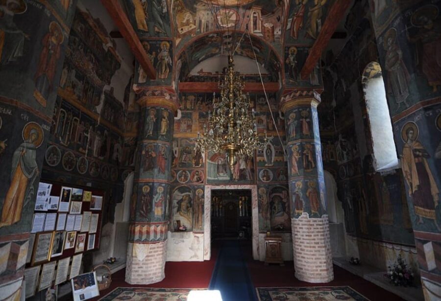 Private Tour from Bucharest to Dracula's tomb and Mogosoaia - The Charm of Mogosoaia Palace