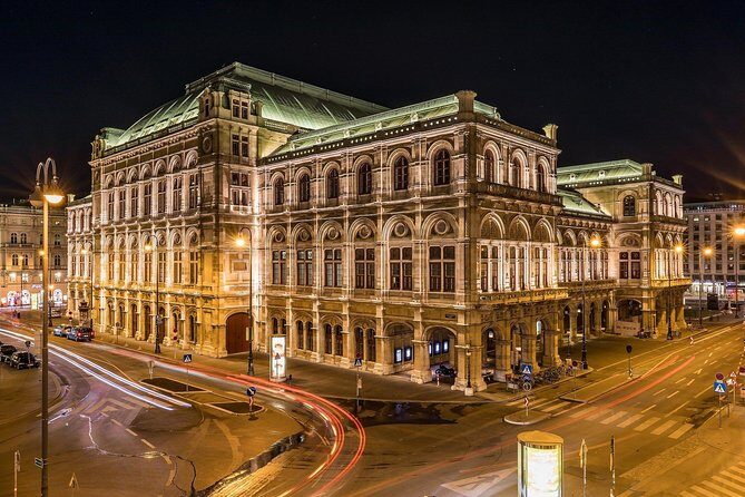 PRIVATE TOUR: From Prague to stunning Vienna with local guide - The Experience in Detail