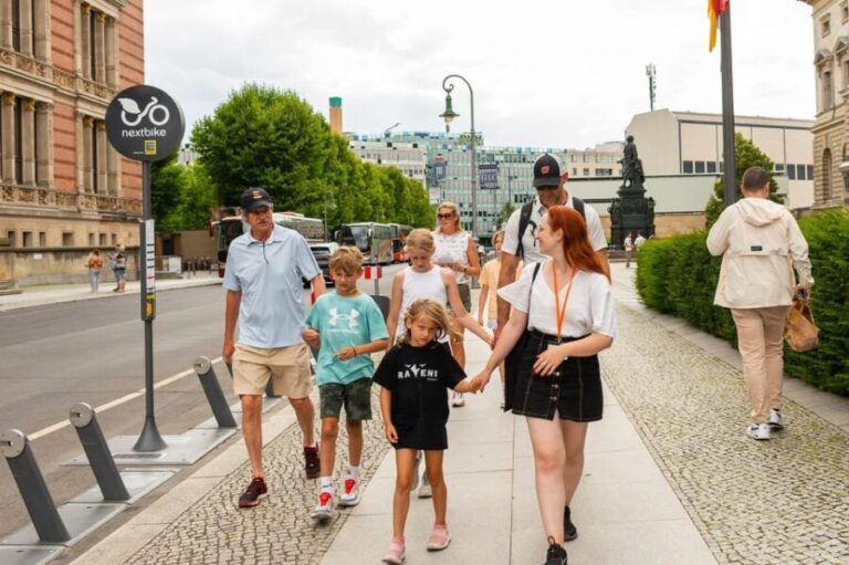 Private Tour - Highlights of Berlin for Families - Detailed Breakdown of the Itinerary