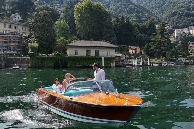 Private tour in classic wooden boat - A Detailed Look at the Lake Como Private Wooden Boat Tour