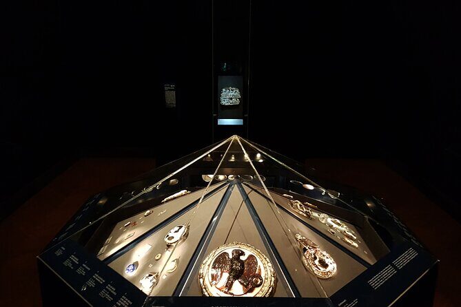 Private Tour of the Kunsthistorisches Museum: Secrets of Masterpieces | Tickets included - FAQs