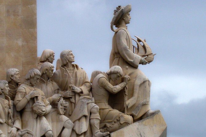Private tour Portugal 3 days from Lisbon - Day 2: Fairy-Tale Palaces and Coastal Charm