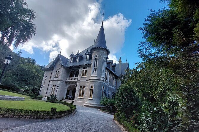 Private Tour Sintra, Palaces and Mountain Tuk Tuk(2 to 6 people) - FAQs