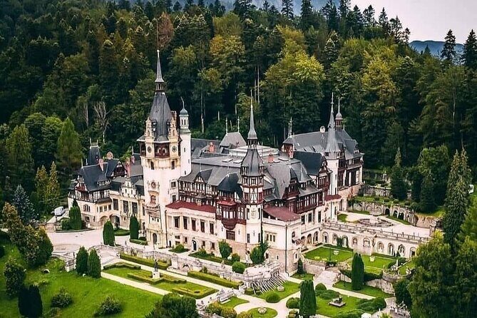 Private Tour to Dracula's Castle, Braov City & Pele Castle - Exploring Brasov: A lively Transylvanian Town