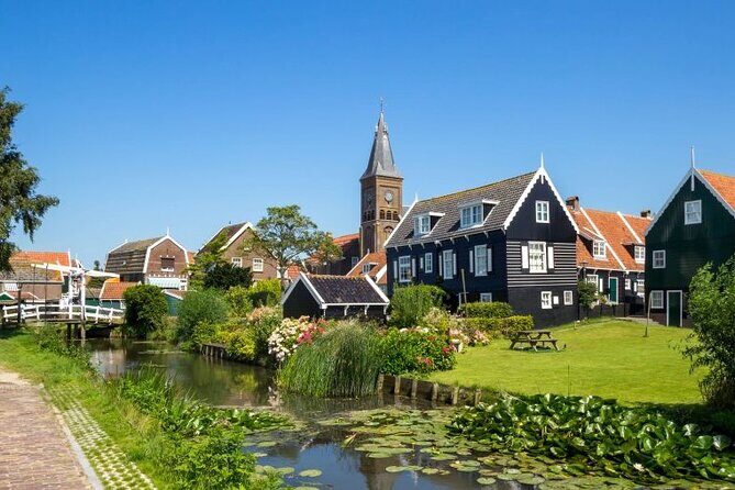 Private Tour to Giethoorn with boat and Zaanse Schans windmills - Who Should Consider This Tour?