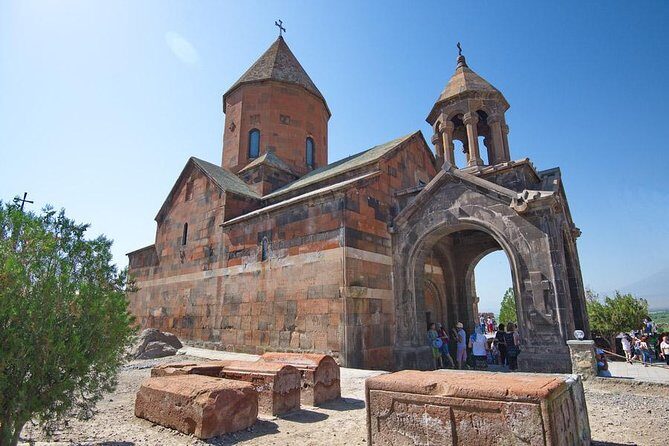 Private tour to Khor Virap, Areni, Noravank, Birds' cave (Areni 1), Jermuk - Transportation, Price, and Practical Tips