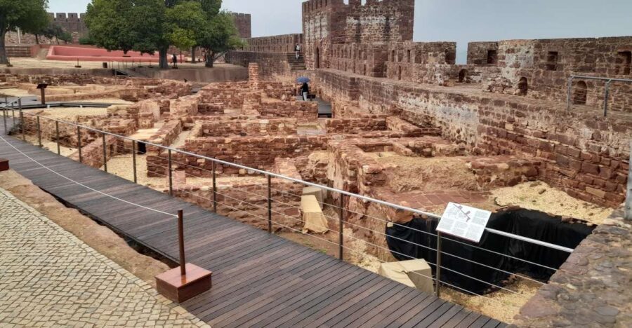 Private Tour to Silves Castle Whith Algarvian Wine Tasting - A Deep Dive into the Experience