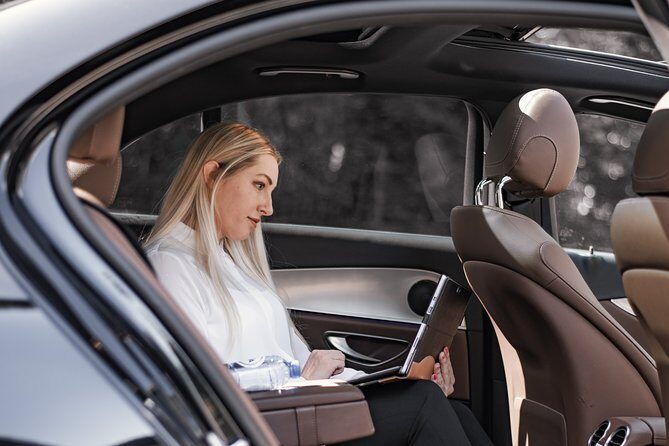 Private transfer from BRU Airport to Bruges with luxury limousine 3 pax - Detailed Review: What You Can Expect