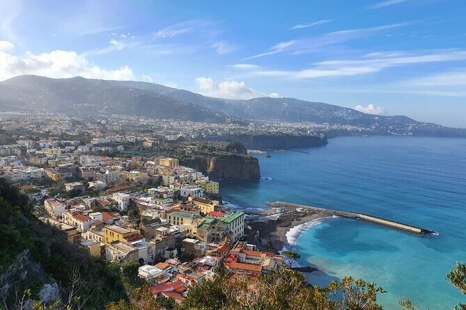 Private transfer from Naples to Sorrento - An in-depth look at the Naples to Sorrento transfer experience