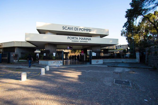Private Transfer from Naples to Sorrento with Stop at Pompeii - The Price and Value