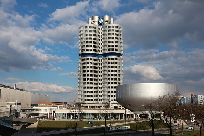 Private Transfer from Passau to Munich with Sightseeing - Who Should Consider This Experience?