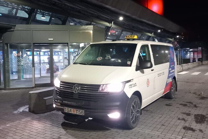Private Transfer from Reykjavik/surrounding to Keflavik Airport - The Sum Up