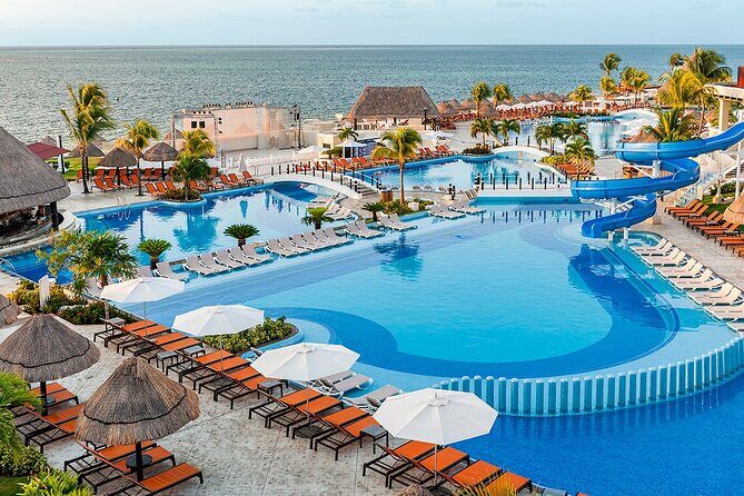 Private Transfer: Hotel Zone to Cancun Airport CUN in SUV - The Experience in Detail