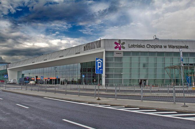 Private transfer with pick-up from Chopin Airport WAW to Warsaw city center - Why This Transfer Stands Out