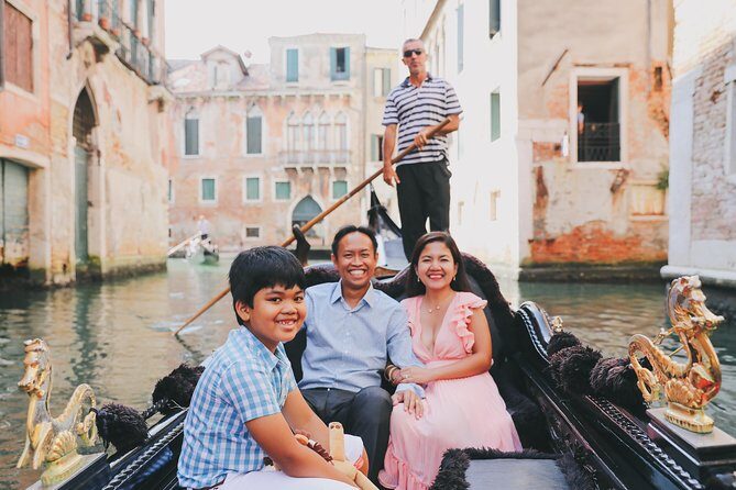 Private Vacation Photography Session with Local Photographer in Venice - Who Will Love This Experience?