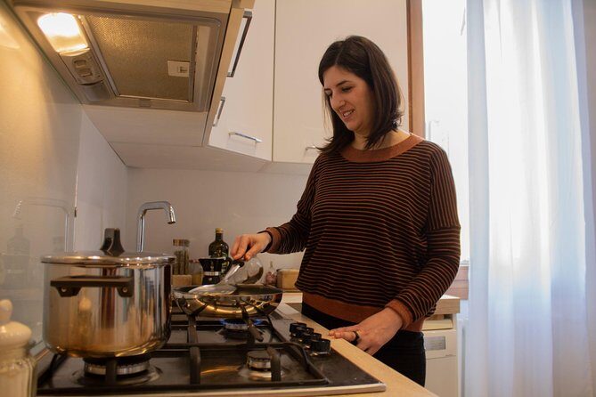 Private Venice Cooking Class and Market Tour with Fun Local Laura - Detailed Breakdown of the Experience