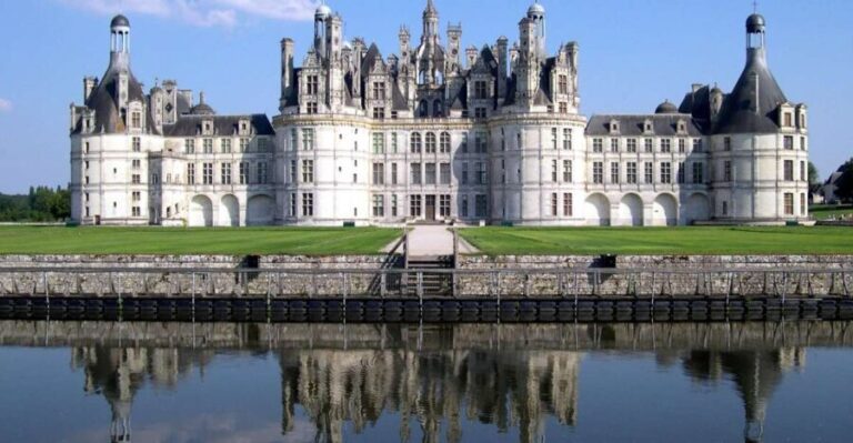 Private visit of the Loire Valley Castles from Paris - A Detailed Look at the Loire Valley Private Castle Tour