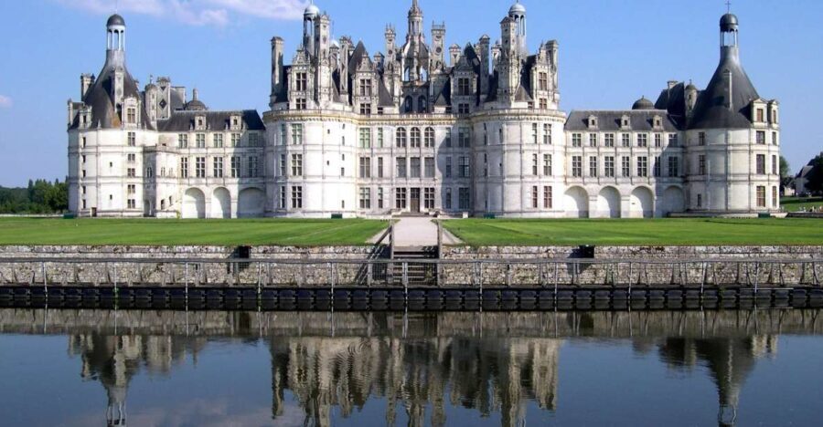 Private visit of the Loire Valley Castles from Paris - A Detailed Look at the Loire Valley Private Castle Tour