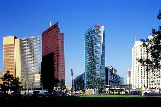 Private walking Tour: Berlin Architecture Tour - The Iconic Philharmonie and Reichstag