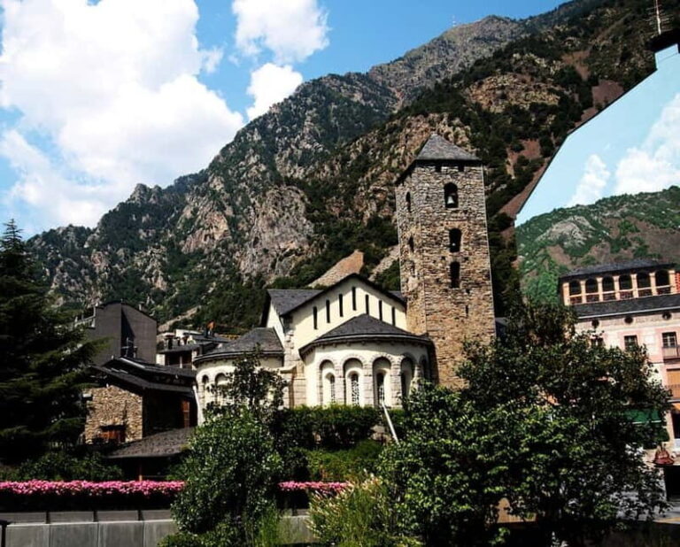 Private Walking Tour of Canillo's Best - Exploring Canillo: A Walk Through Scenic Beauty and Local Legends