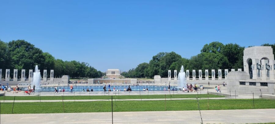 Private Washington DC Grand Tour with Changing of the Guard. - The Lincoln Memorial & Reflecting Pool