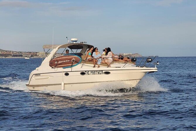 Private yacht rental for 2 hours - An In-Depth Look at the Cabo San Lucas Yacht Experience