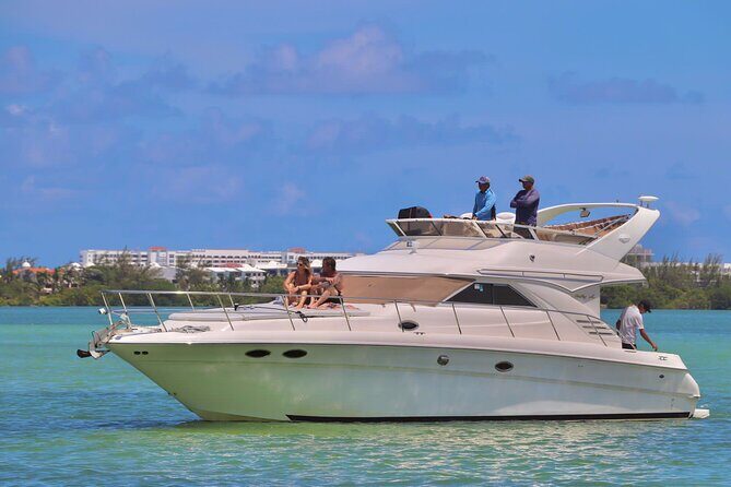 Private Yacht SeaRay 46ft Cancun 25P17 - The Value of a Private Yacht Tour