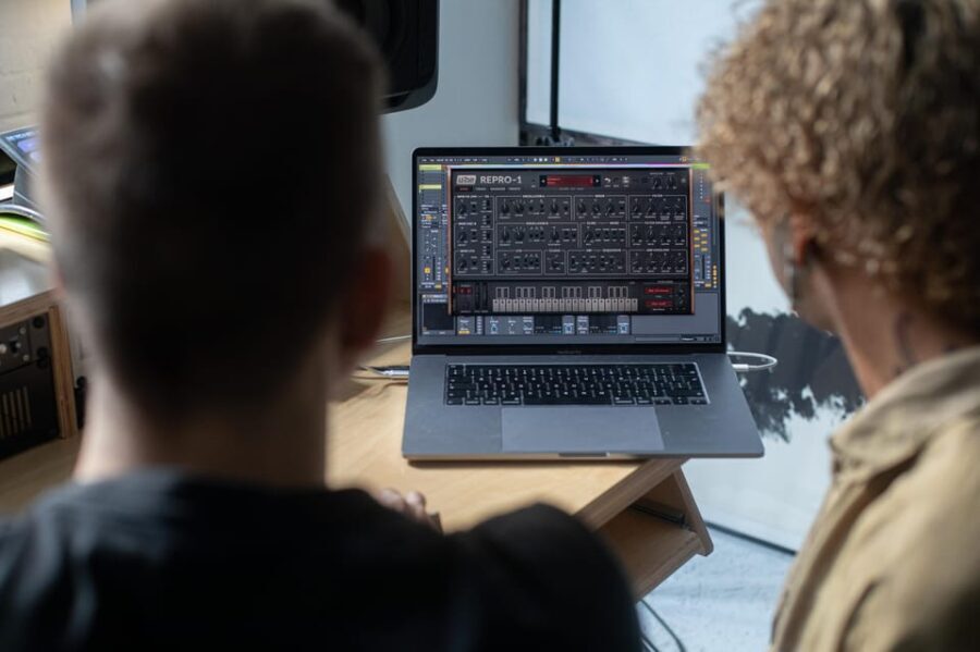 Produce Techno and House Music in Berlin - A Close Look at the Experience