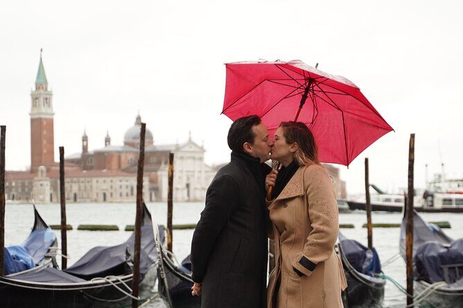 Professional Photoshoot in Venice - Who Will Love This Experience?