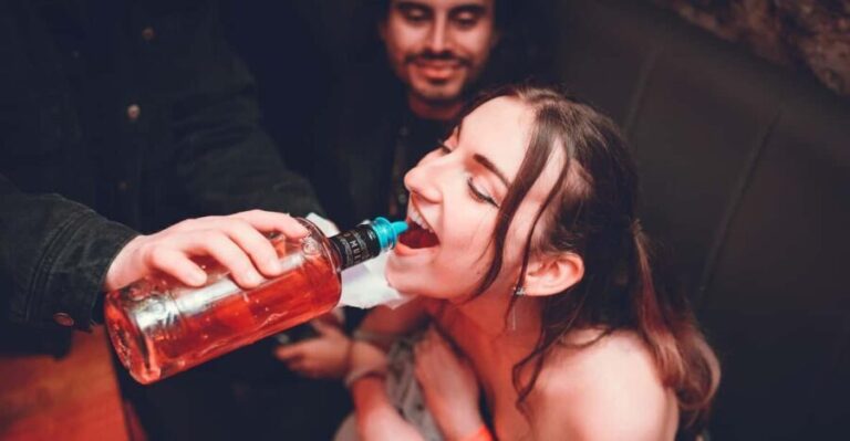 Pub Crawl 1hr Unlimited Beer + Vodka then Clubs in Katowice - Authentic Insights from Reviews