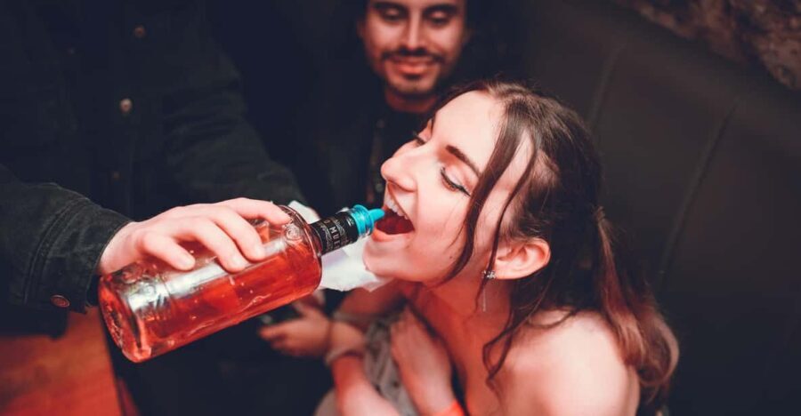Pub Crawl 1hr Unlimited Beer + Vodka then Clubs in Katowice - Authentic Insights from Reviews