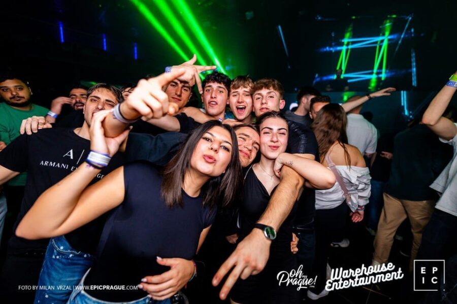 Pub Crawl with Shots and Night Club I Prague - Who Is This Tour Best For?