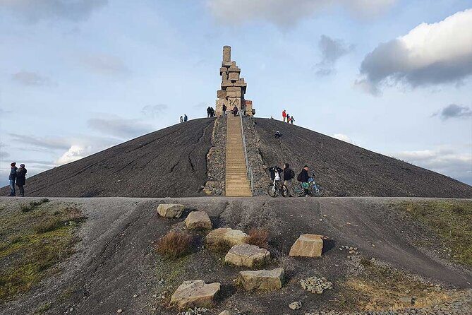 Puzzle scavenger hunt around the Gelsenkirchen stairway to heaven - Who Should Consider This Tour?