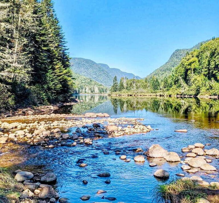 Quebec City: Guided Hike in Jacques-Cartier National Park - The Guided Hike