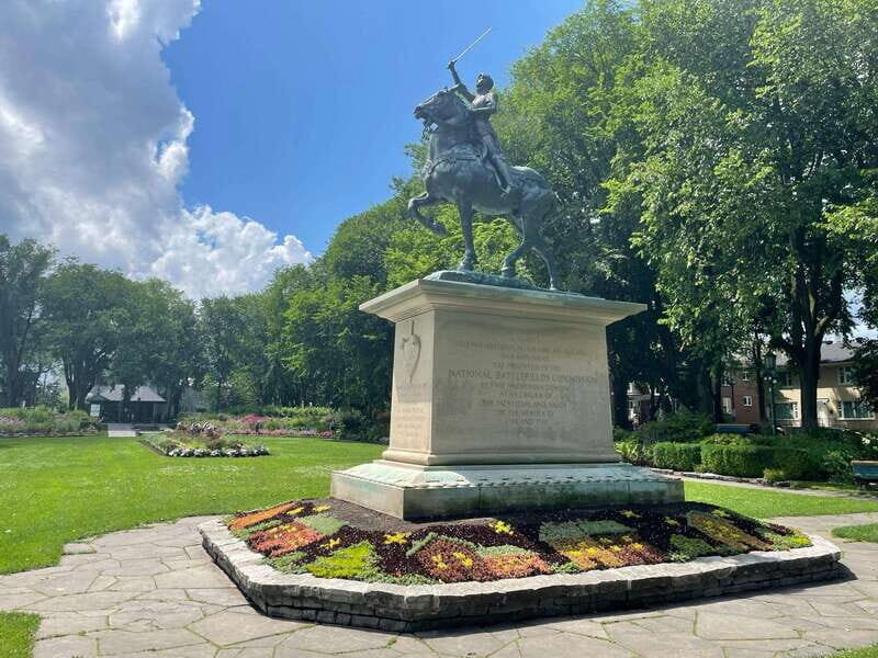 Quebec City: Montcalm & St-Jean Baptiste Walking Tour (2,5h) - What You Can Expect on the Tour