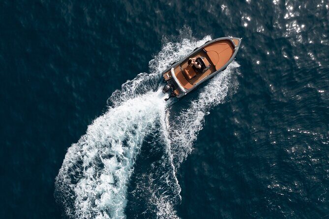 Ranieri Soverato Boat Rental in Santorini -License free- Be a Captain for a day - In-Depth Review of the Ranieri Soverato Boat Rental