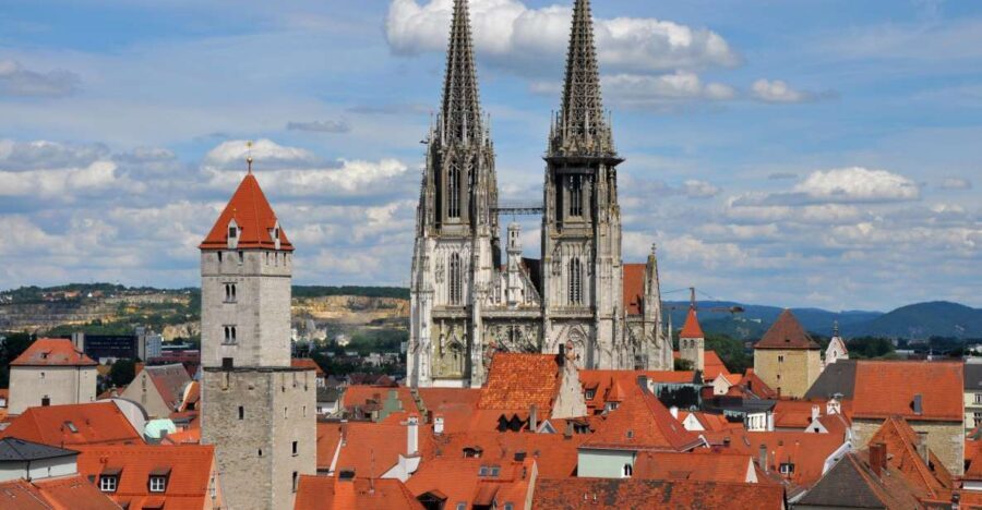 Regensburg: Express Walk with a Local in 60 minutes