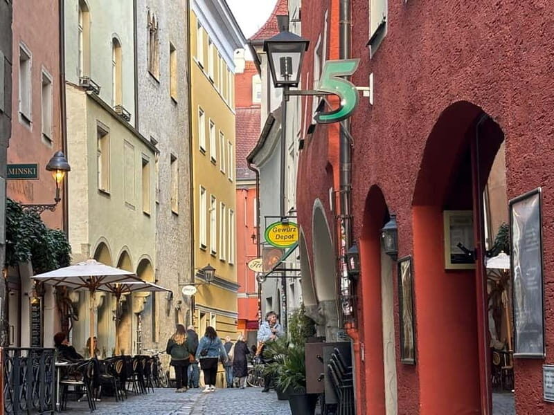 Regensburg Unveiled: Through Its People, Art and Flavors - Highlights of the Tour: Stories and Architecture