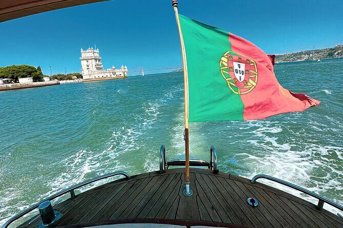 Relax on a Comfortable Small Boat With Open Bar and Snacks - The Itinerary: What to Expect